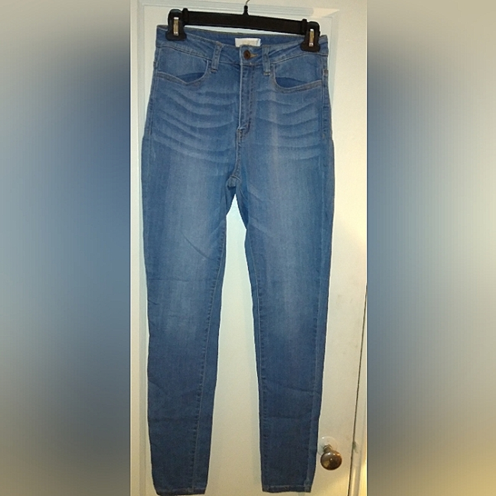 Light Wash Mixed with a Medium Wash Blue Skinny High Waisted Jeans Size 3